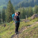 backpacker trekking (foto: Trougnouf (Benoit Brummer) / CC BY 4.0, Wikimedia Commons)